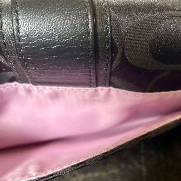 Coach Signature Wallet - Picture 5 of 5